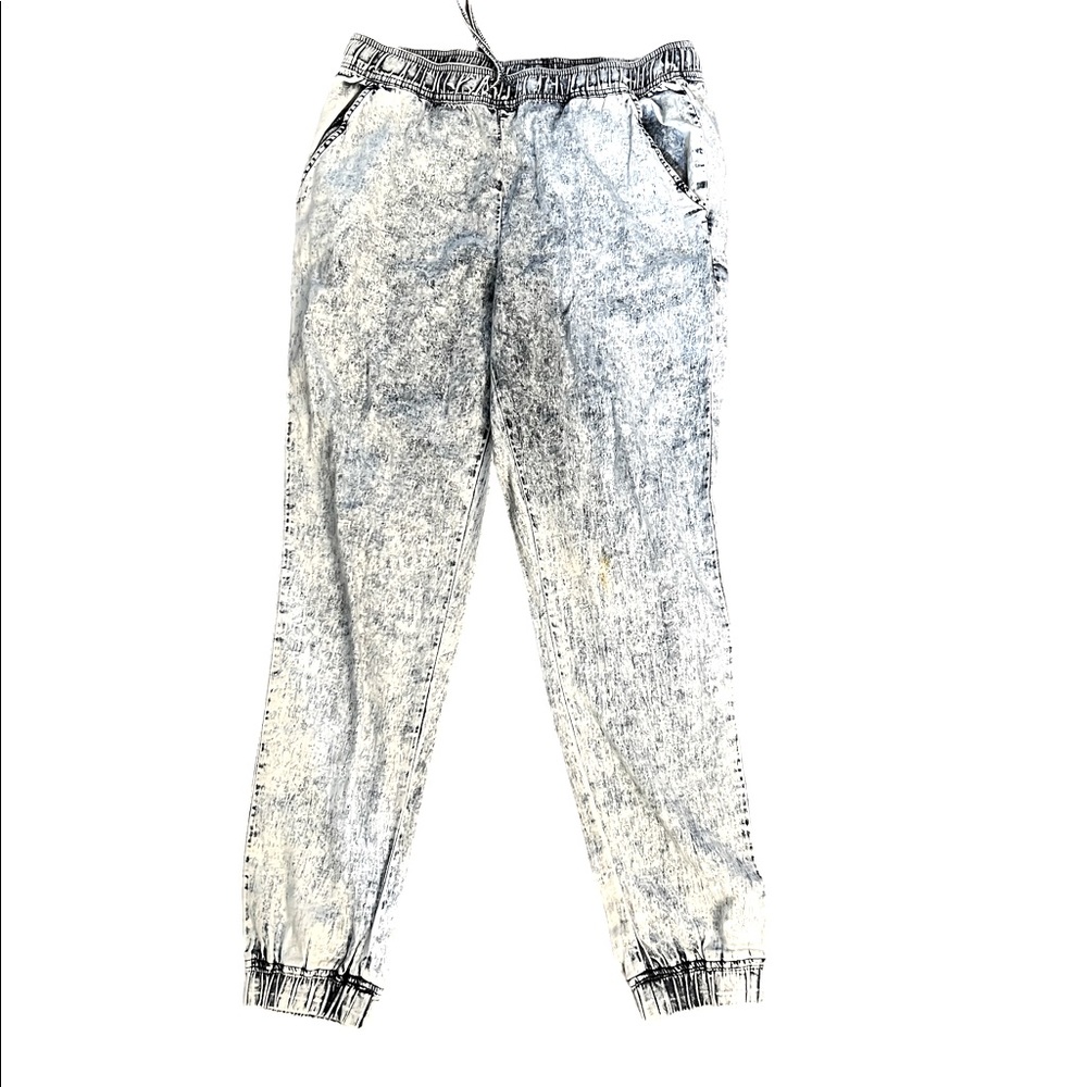 Forever 21 woman’s jogger pants (not jeans) size Large